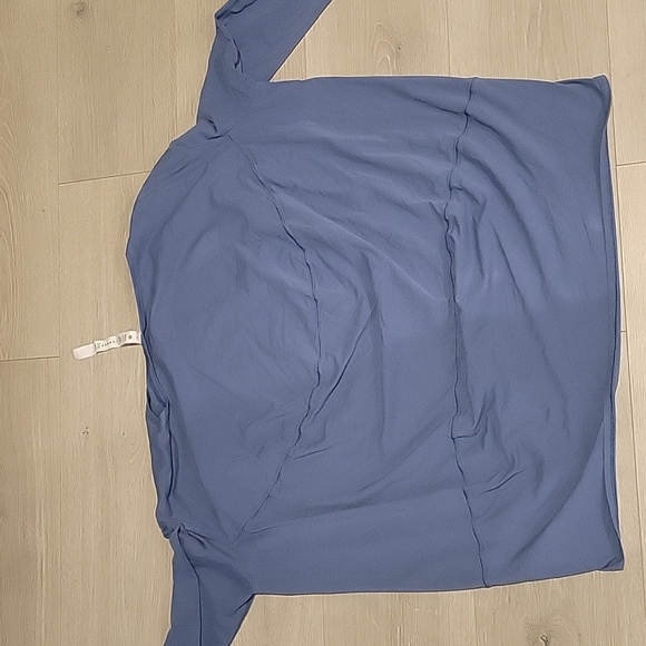 Lululemon Shirt - Picture 3 of 4